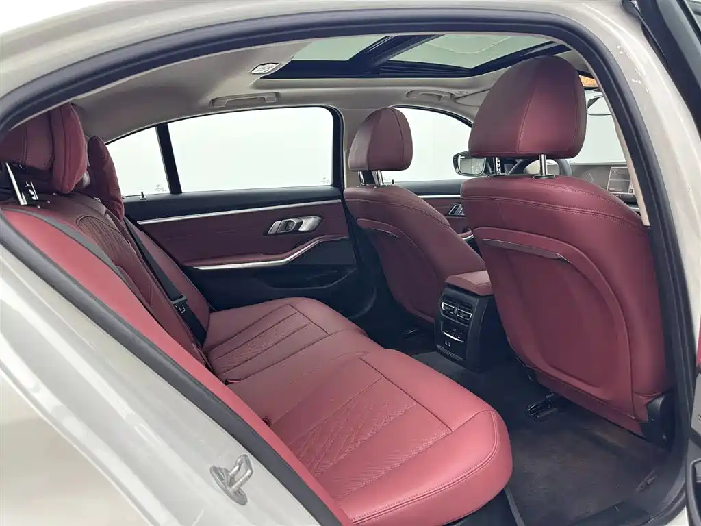 BMW 3 Series 2025 330Li M Sports Night Package купить на сайте DeffCars