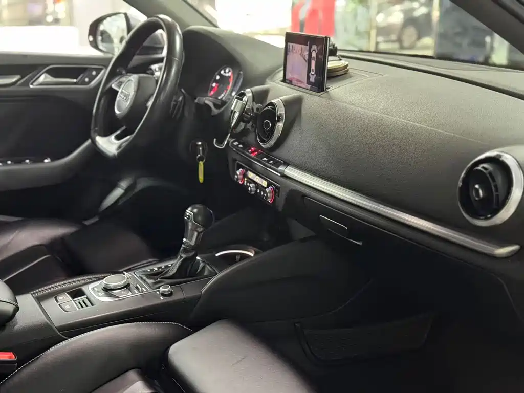 Audi A3 2017 Limousine 35 TFSI Sports купить на сайте DeffCars