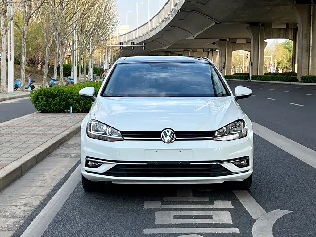 Golf 2018 230TSI automatic luxury model купить на сайте DeffCars