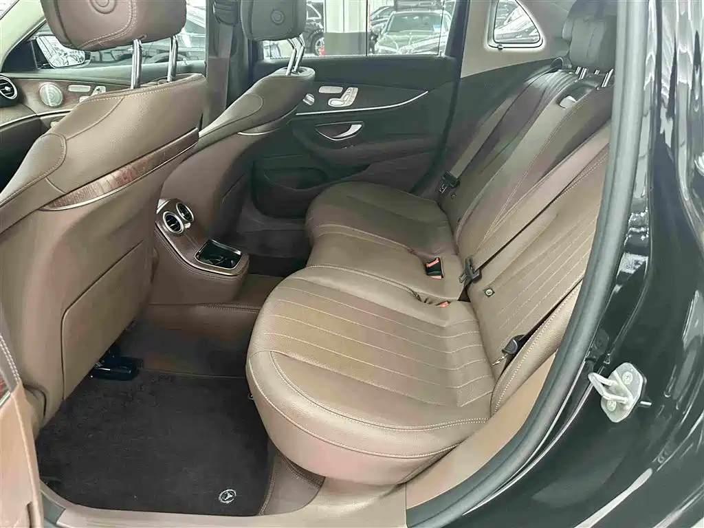 Mercedes-Benz E-Class 2023 E 300 L Luxury Model купить на сайте DeffCars
