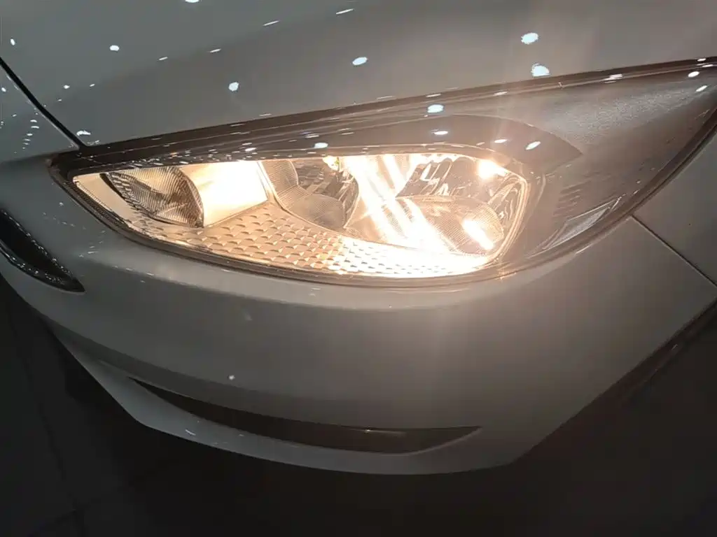 Focus 2018 hatchback classic 1.6L automatic stylish smart mobility version купить на сайте DeffCars