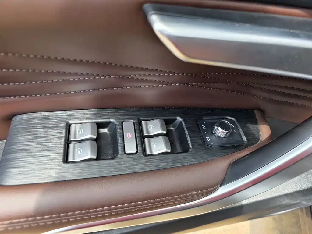 Wei brand VV7 2020 2.0T flagship model купить на сайте DeffCars