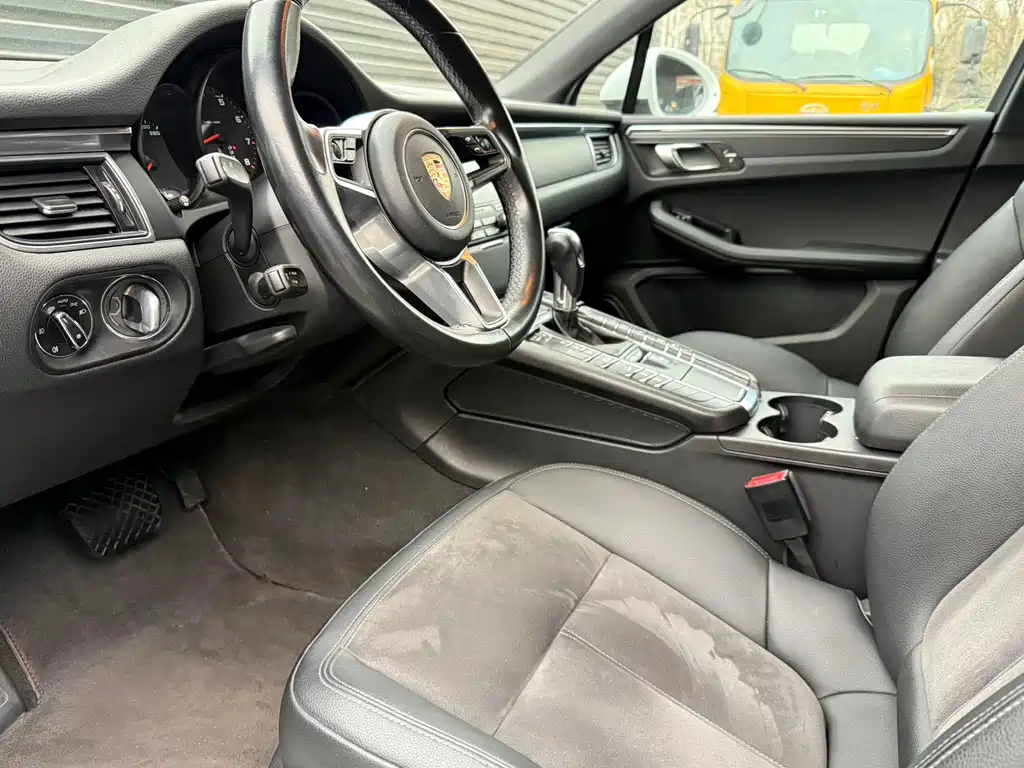 Macan 2017 Macan 2.0T купить на сайте DeffCars