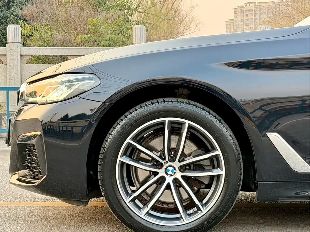 BMW 5 Series 2022 525Li M Sports Package купить на сайте DeffCars