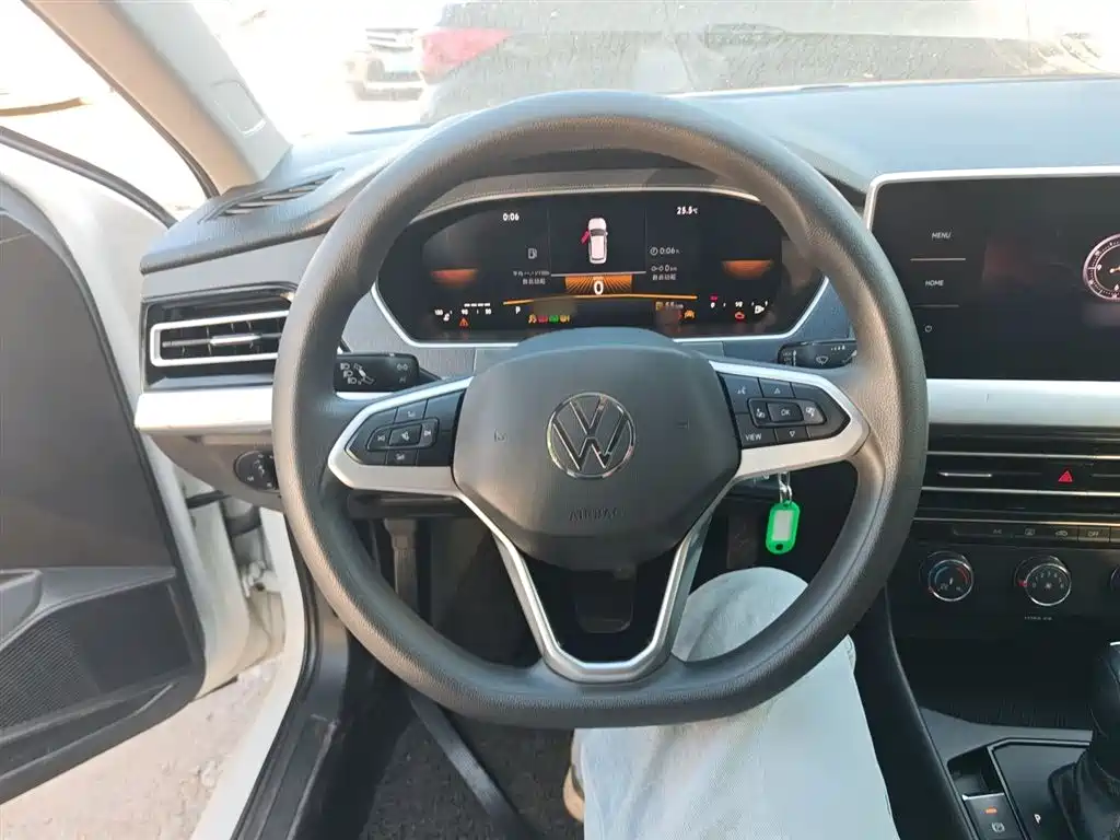 Lavida 2023 1.5L automatic Deyi version купить на сайте DeffCars