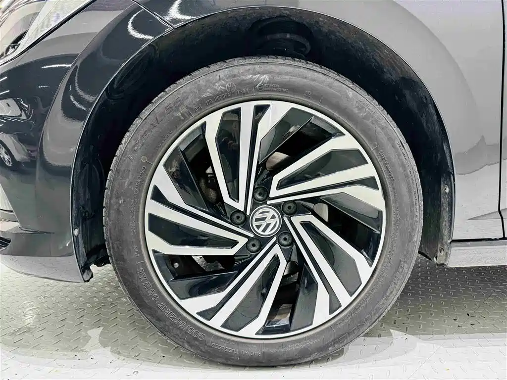 Sagitar 2021 280TSI DSG 30th Anniversary Edition купить на сайте DeffCars