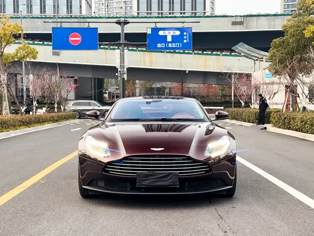 Aston Martin DB11 2019 4.0T V8 Coupe купить на сайте DeffCars