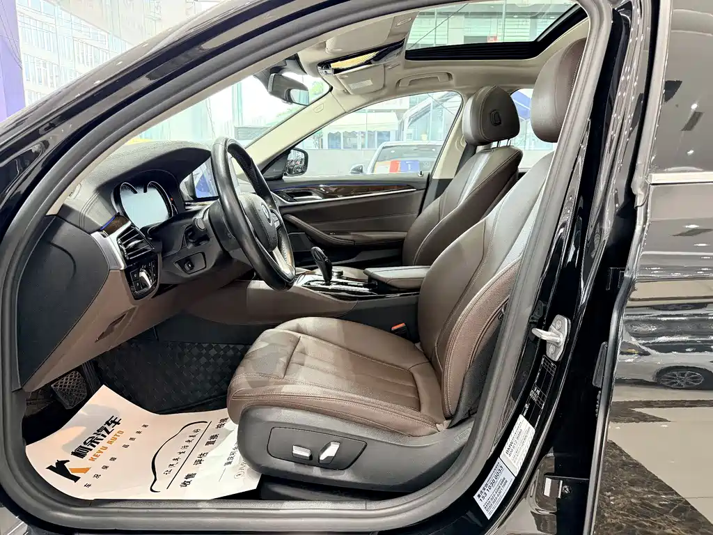 BMW 5 Series 2018 525Li Luxury Package купить на сайте DeffCars