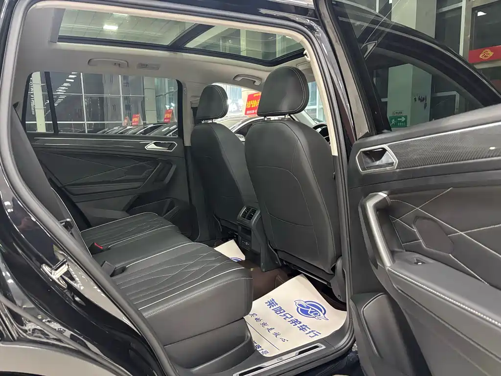 Tiguan L 2024 330TSI automatic two-wheel drive R-Line version купить на сайте DeffCars