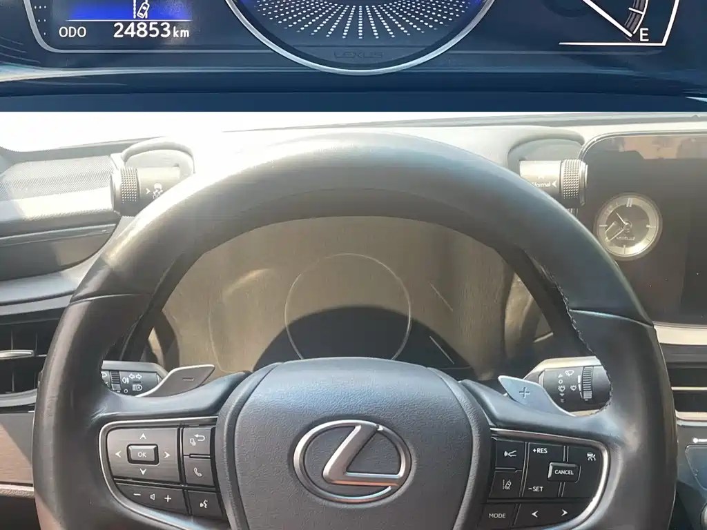 Lexus ES 2023 200 Excellence Edition купить на сайте DeffCars