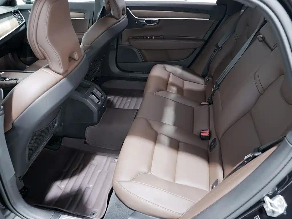 Volvo S90 2022 B5 Zhiyi Luxury Edition купить на сайте DeffCars