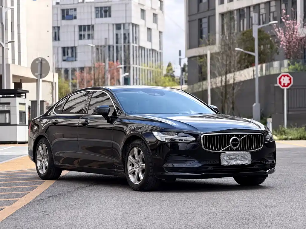 Volvo S90 2017 T4 Smart Edition купить на сайте DeffCars