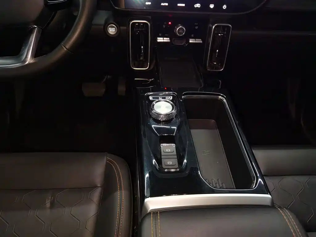 Haval Big Dog 2021 facelift 1.5T DCT two-wheel drive horse dog version купить на сайте DeffCars