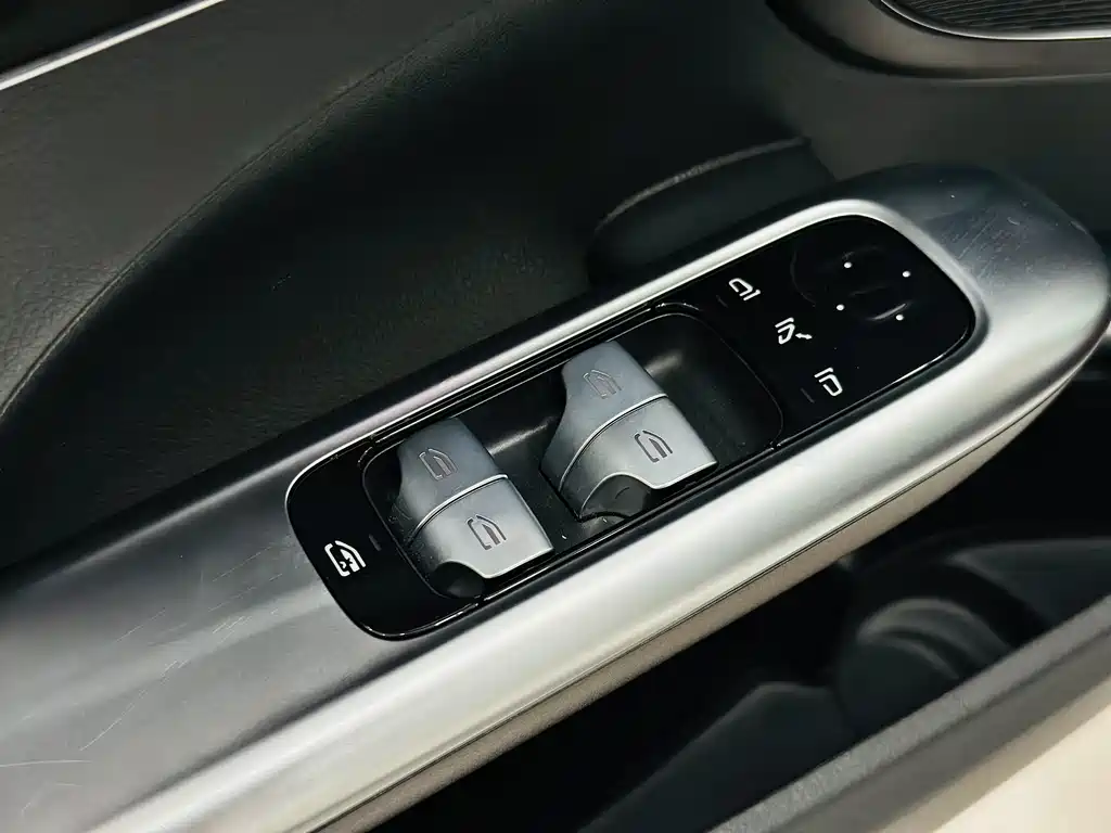 Mercedes-Benz C-Class New Energy 2023 C 350 eL купить на сайте DeffCars