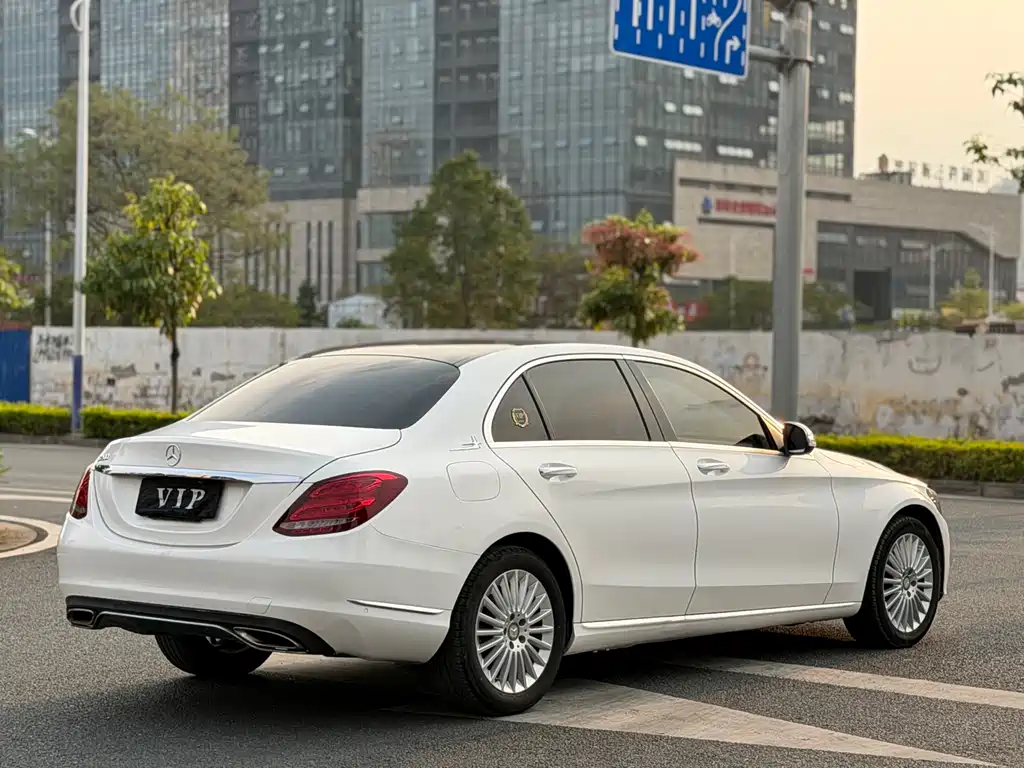 Mercedes-Benz C-Class 2015 C 200 L купить на сайте DeffCars