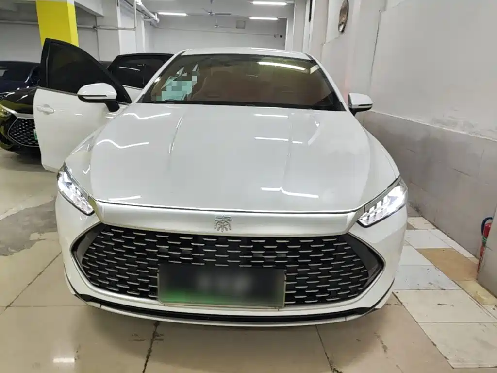 Qin PLUS 2024 Honor Edition DM-i 55KM Leading Model купить на сайте DeffCars