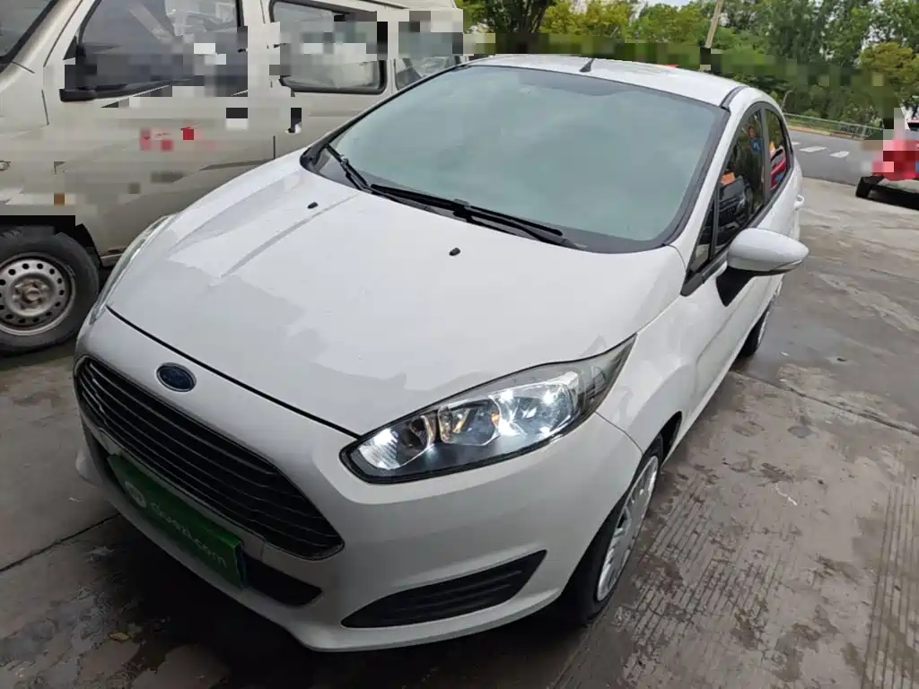 Carnival 2013 Sedan 1.5L Manual Style купить на сайте DeffCars
