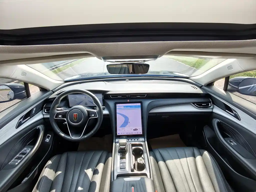 Hongqi H5 2024 2.0T Automatic Zhilianqichang Edition купить на сайте DeffCars
