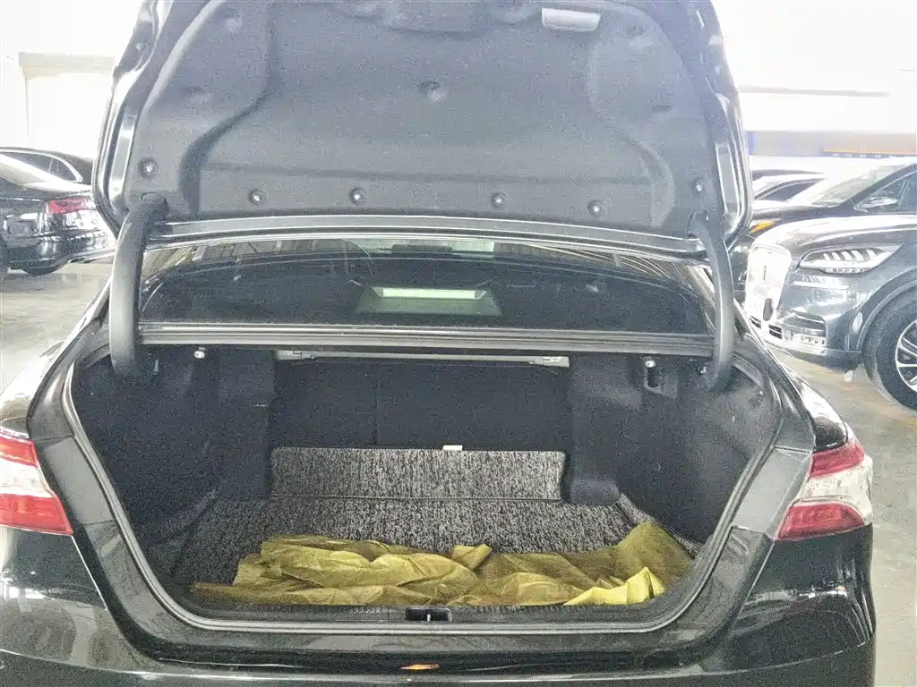 Camry 2021 2.0G Deluxe Edition купить на сайте DeffCars
