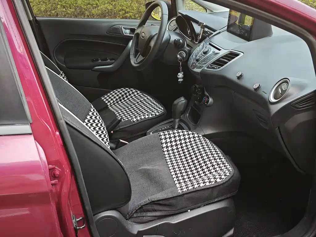 Carnival 2013 hatchback 1.5L automatic stylish model купить на сайте DeffCars