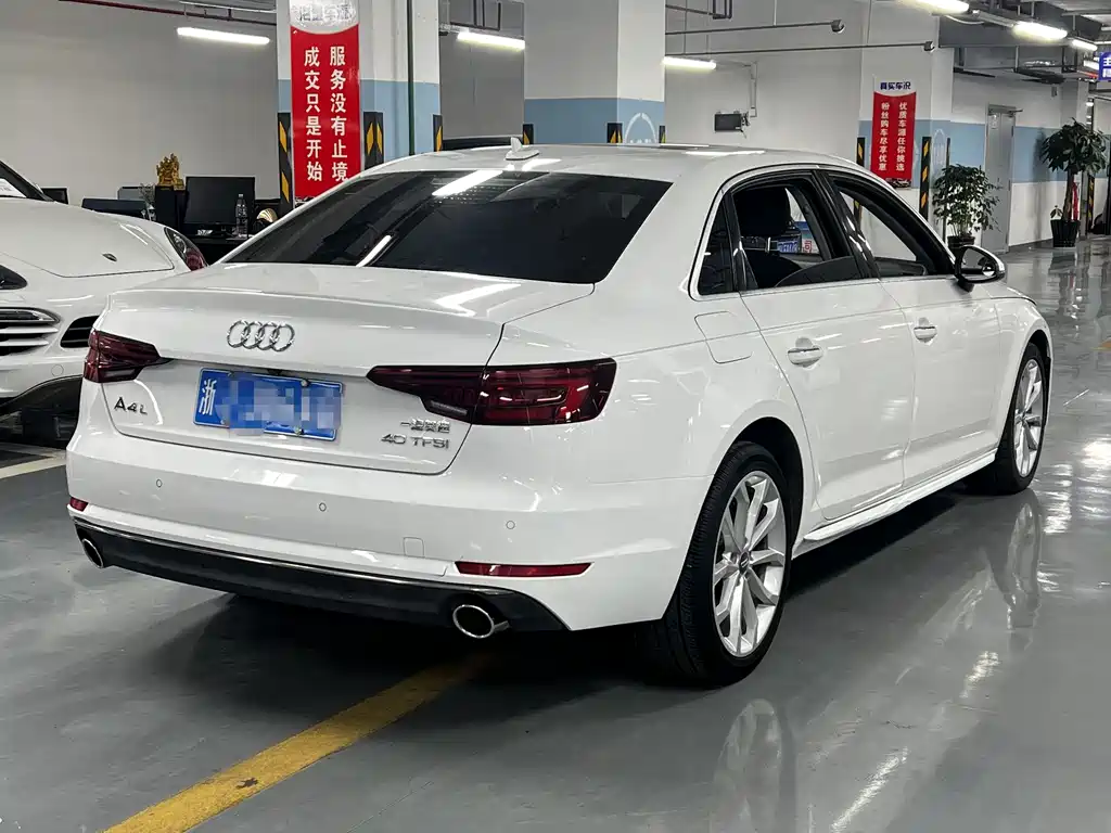 Audi A4L 2018 30th Anniversary Model 40 TFSI Fashion Model купить на сайте DeffCars