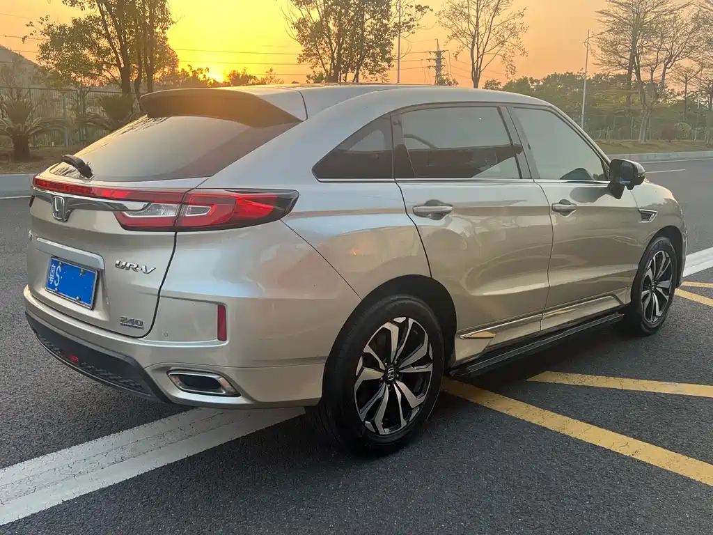 Honda UR-V 2017 240TURBO 2WD Deluxe Edition National V купить на сайте DeffCars