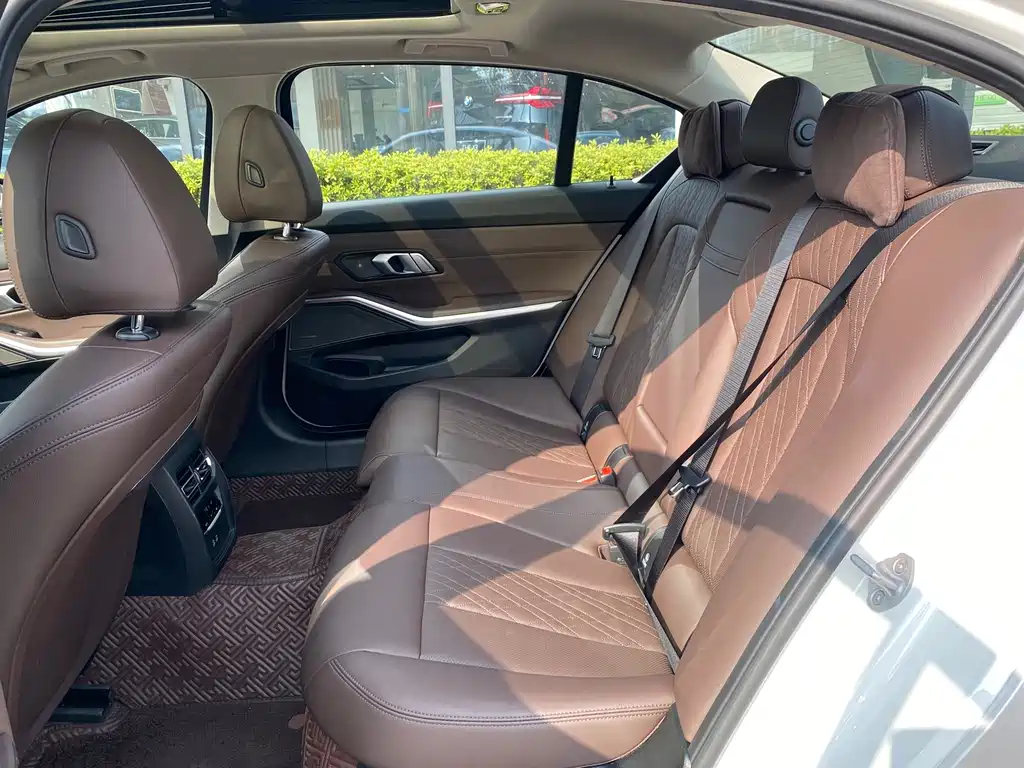 BMW 3 Series 2025 330Li M Sports Night Package купить на сайте DeffCars