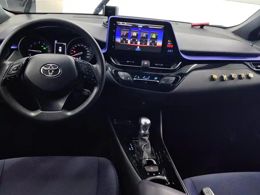 Toyota C-HR 2018 2.0L Leading Sunroof Version National VI купить на сайте DeffCars