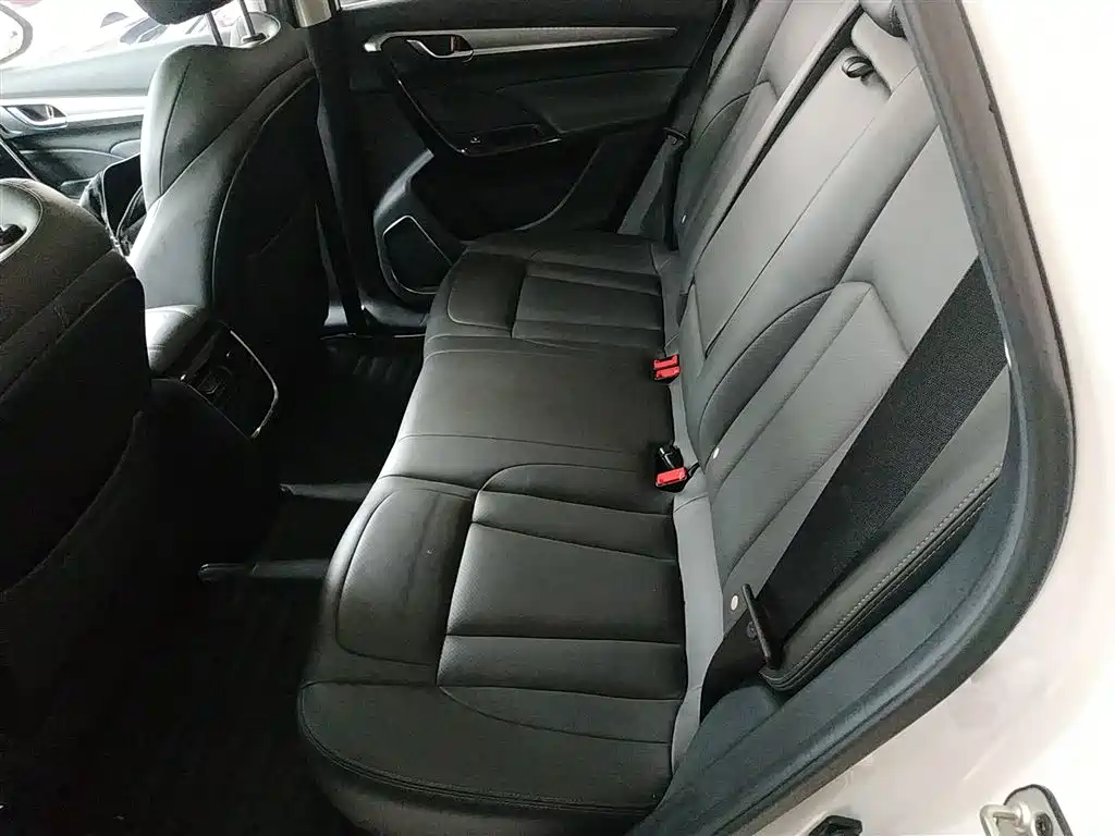 Dongfeng Fengshen AX7 2019 1.6T automatic AI pilot type National V купить на сайте DeffCars