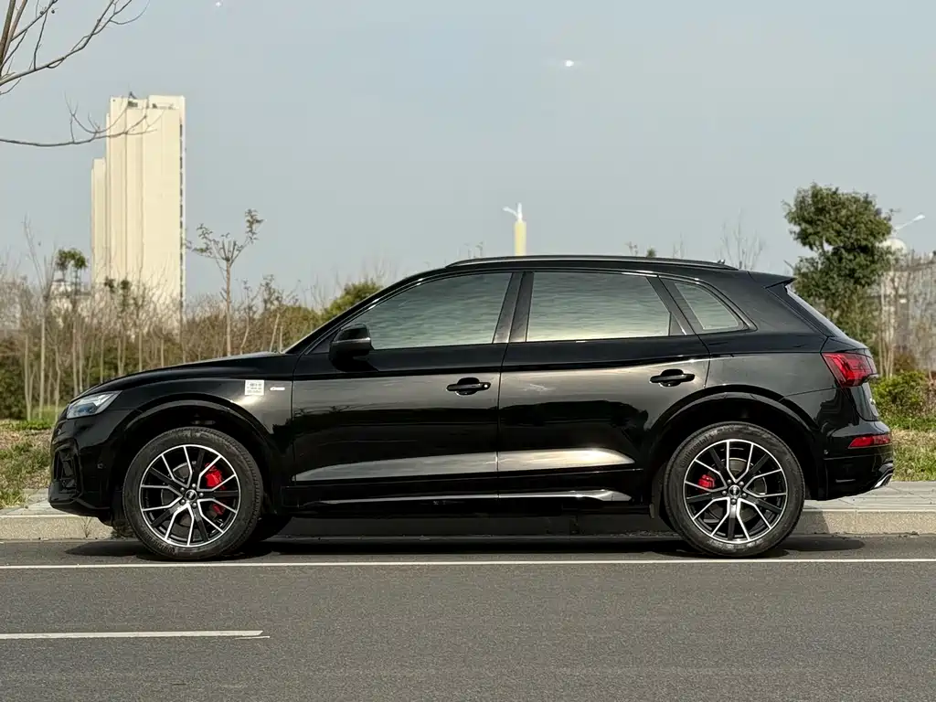Audi Q5L 2024 45 TFSI luxury and dynamic model купить на сайте DeffCars