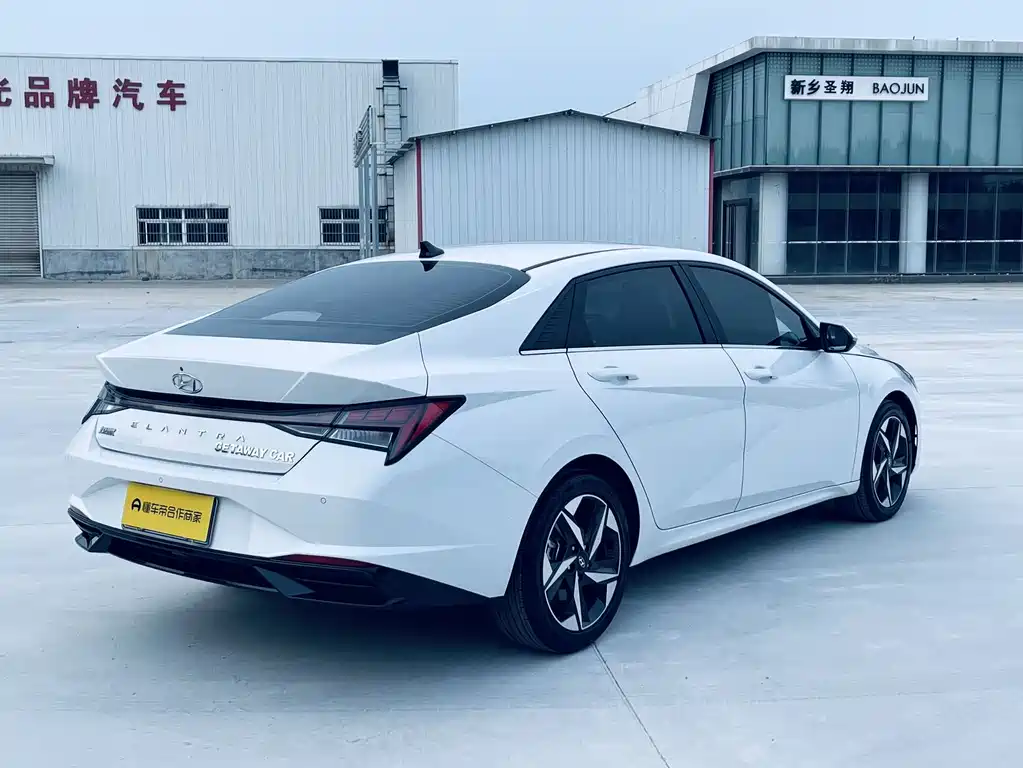 Elantra 2022 1.5L CVT LUX Premium Edition купить на сайте DeffCars