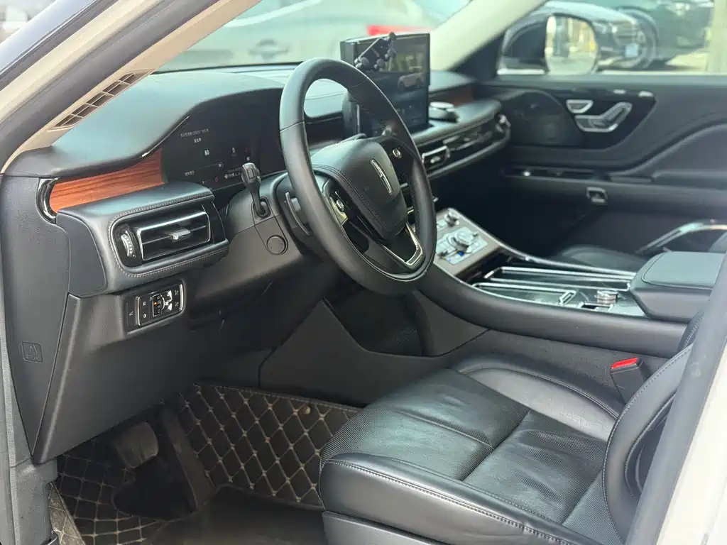 Aviator imported 2020 3.0T V6 all-wheel drive exclusive version купить на сайте DeffCars