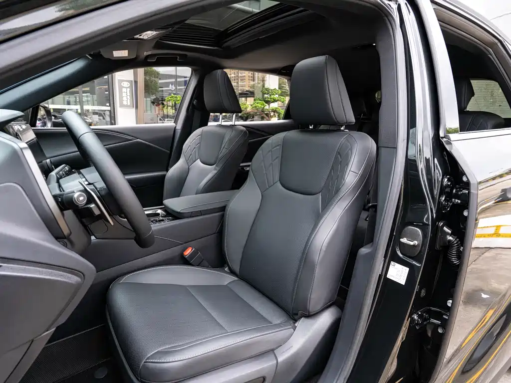 Lexus RX 2025 300 four-wheel drive version купить на сайте DeffCars