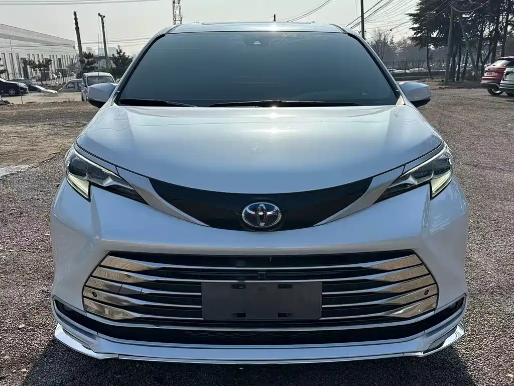 SIENNA 2023 2.5L Hybrid Premium Edition купить на сайте DeffCars