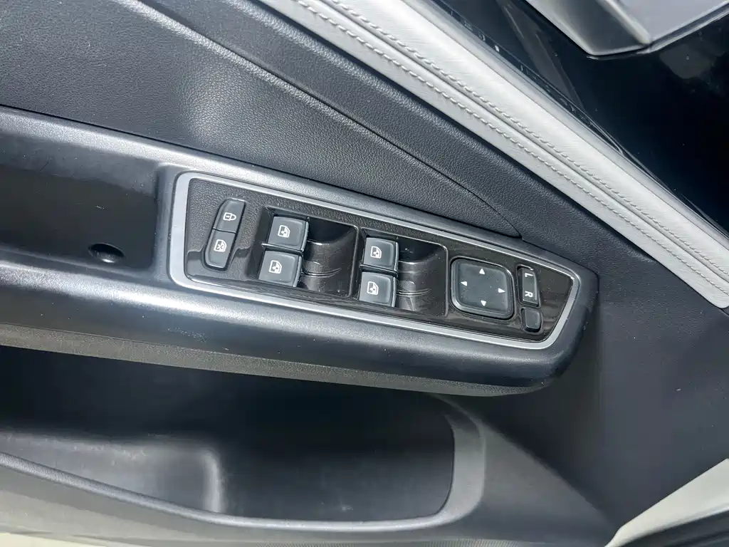 Jetta VS5 2023 280TSI automatic aggressive model купить на сайте DeffCars