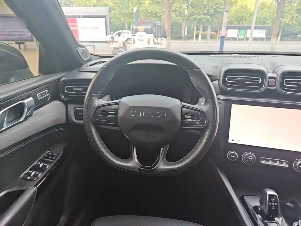 Lynk & Co 03 2022 2.0TD DCT Pro купить на сайте DeffCars