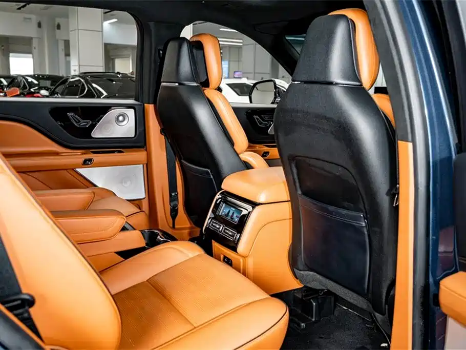 Aviator 2022 3.0T V6 four-wheel drive Presidential Edition купить на сайте DeffCars