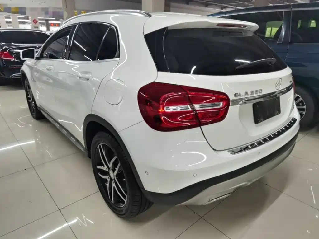 Mercedes-Benz GLA 2016 GLA 220 4MATIC Fashion Model купить на сайте DeffCars