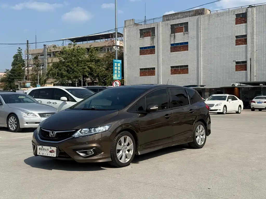 Jade 2014 1.8L automatic comfort elite version 5 seats купить на сайте DeffCars