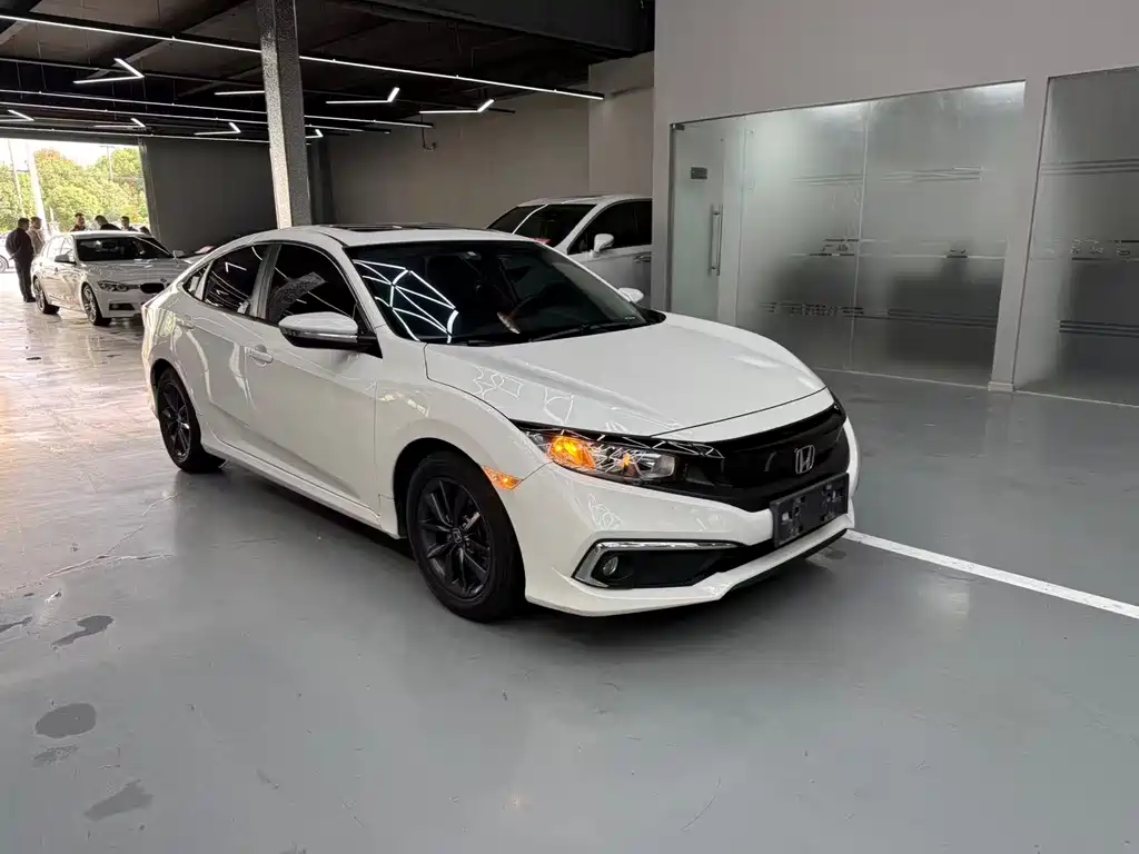 Civic 2019 220TURBO CVT Dynamic Edition National V купить на сайте DeffCars