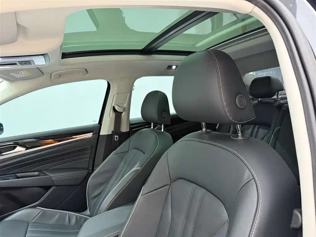 Passat 2023 facelift 330TSI Elite Edition купить на сайте DeffCars