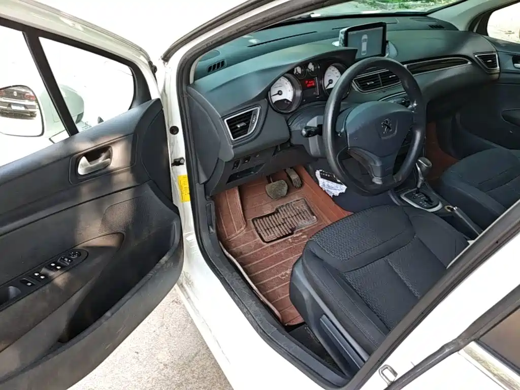 Peugeot 308 2013 1.6L Automatic Premium Edition купить на сайте DeffCars