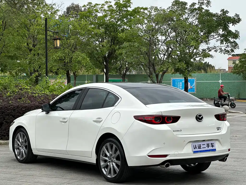Mazda3 Angkesela 2023 2.0L Automatic Premium Edition купить на сайте DeffCars