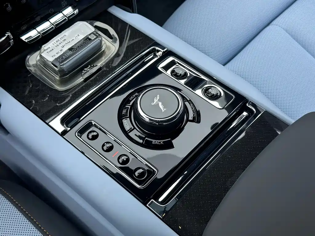 Cullinan 2024 Black Badge купить на сайте DeffCars