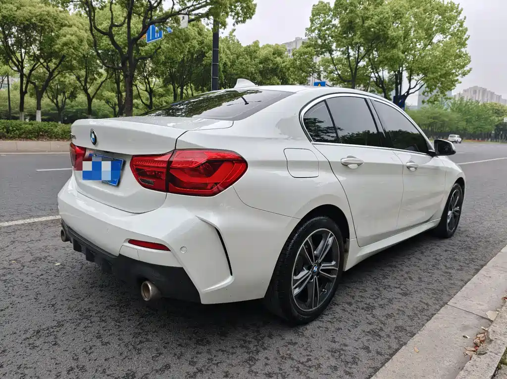 BMW 1 Series 2021 120i M Sports Edition купить на сайте DeffCars
