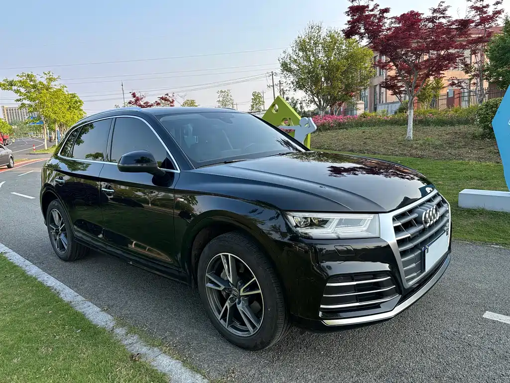 Audi Q5L 2020 facelift 40 TFSI enjoys fashionable style купить на сайте DeffCars