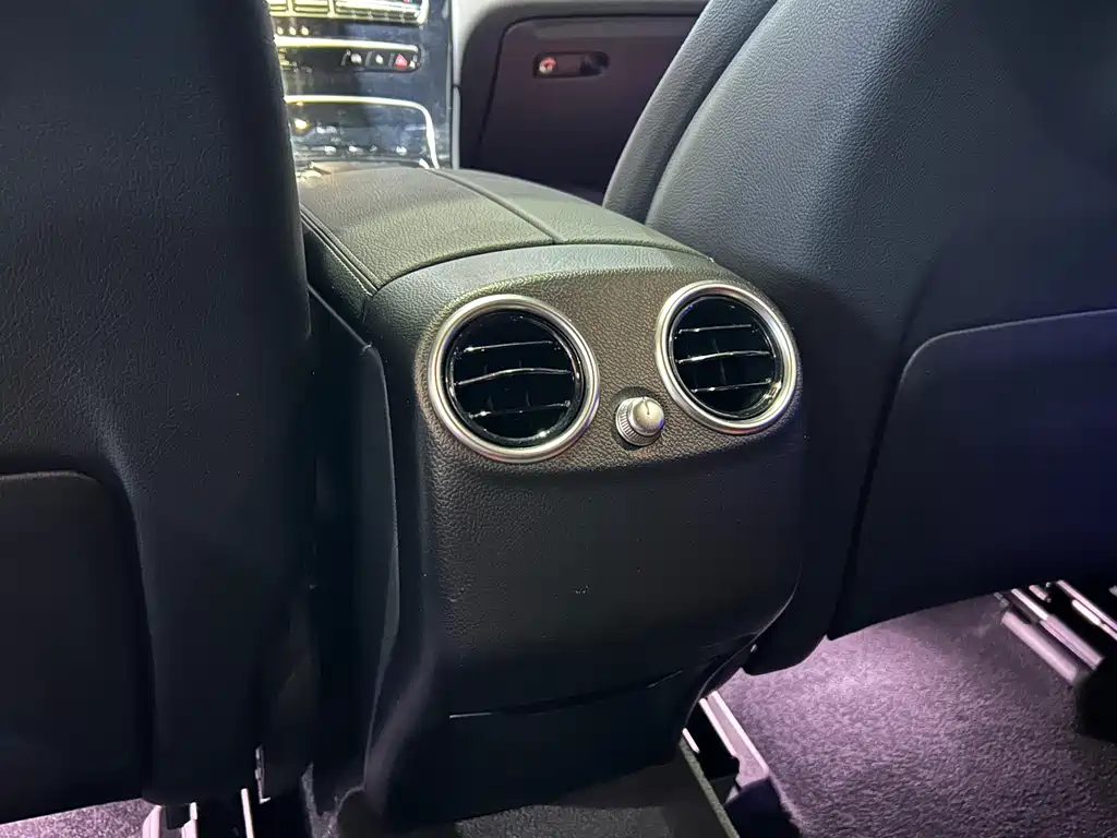 Mercedes-Benz GLC Coupe 2023 GLC 260 4MATIC Coupe SUV купить на сайте DeffCars