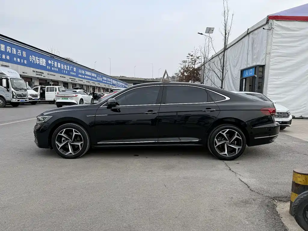 Passat 2023 330TSI Starry Sky Elite Edition купить на сайте DeffCars
