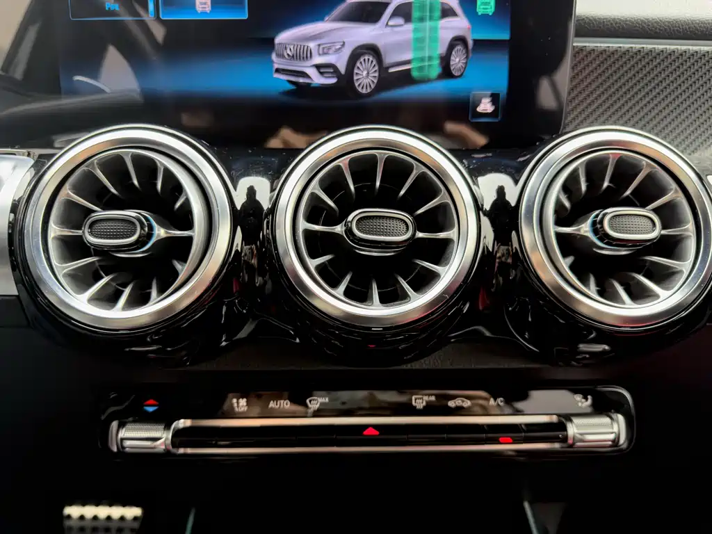 Mercedes-Benz GLB AMG 2023 AMG GLB 35 4MATIC купить на сайте DeffCars