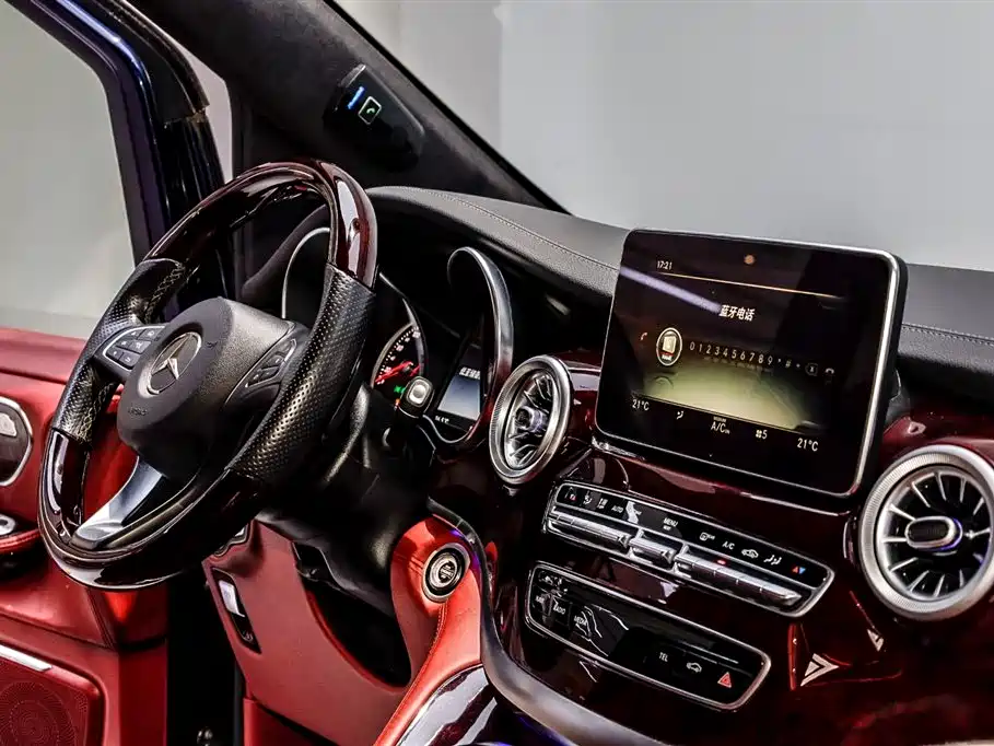 Mercedes-Benz V-Class 2017 V 260 L Premium Extended Edition купить на сайте DeffCars